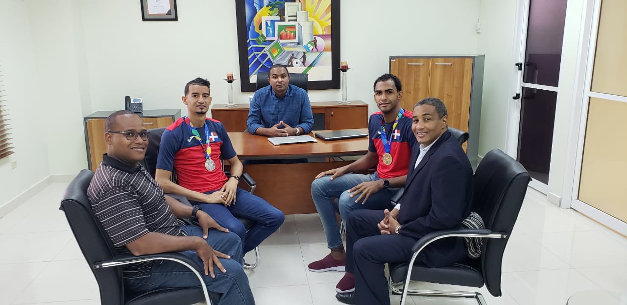 Dos grandes atletas Sanjuaneros visitan UASD – Centro San Juan de la Maguana