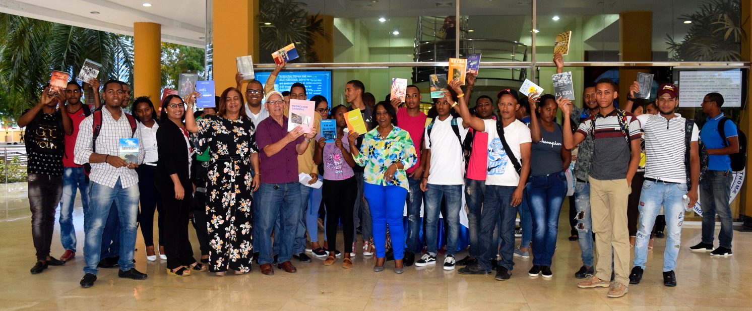 Dictan conferencia “Lectura como proceso del ser Humano” en UASD Centro San Juan