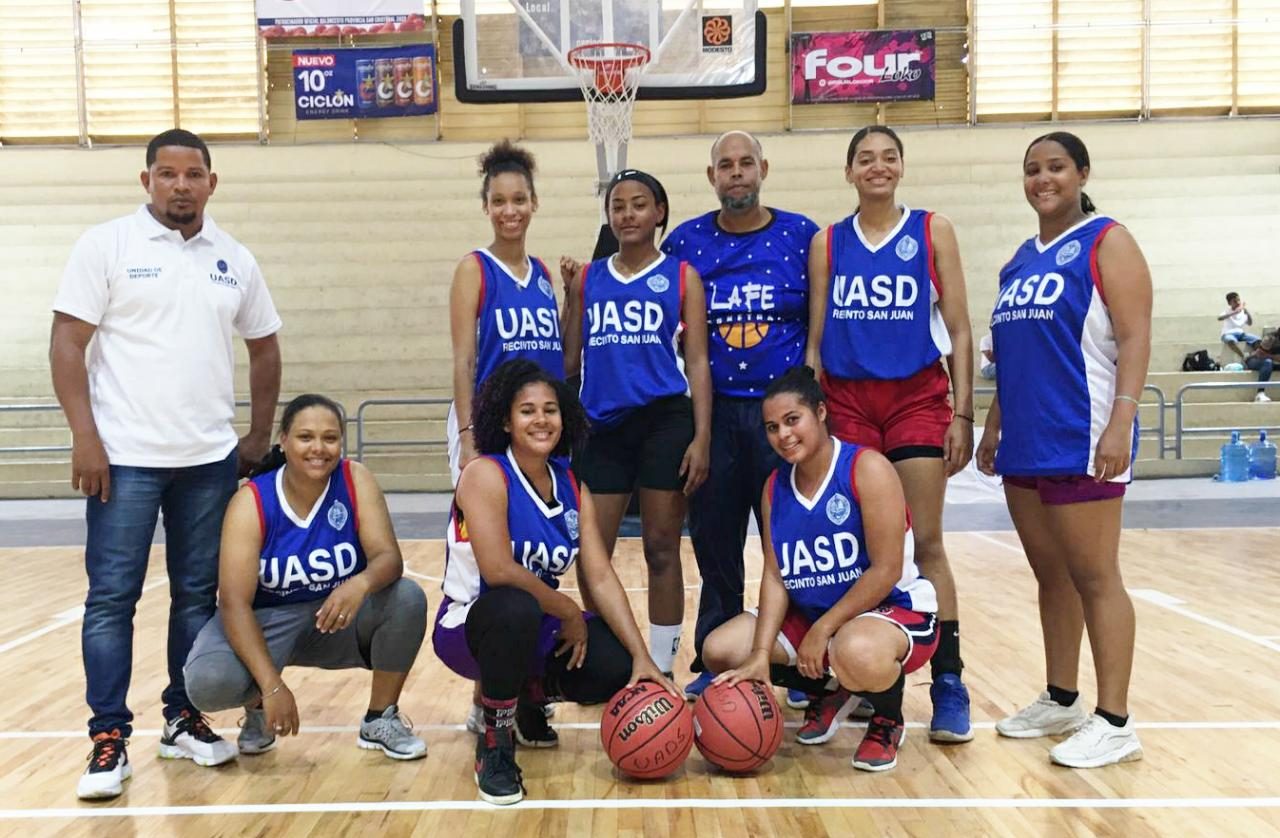 El primer equipo femenino de baloncesto de UASD San Juan clasifica para representar la región Sur en los juegos Tony Barreiro