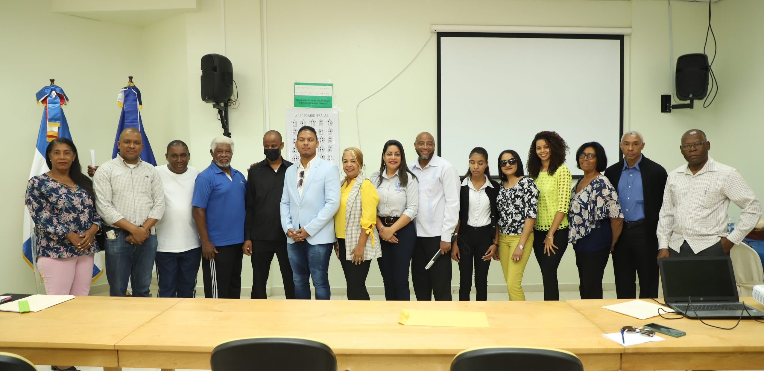 UASD Recinto San Juan imparte primer taller sobre sensibilización